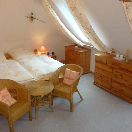 Ferienwohnung Petersen - 1 Uelvesbull